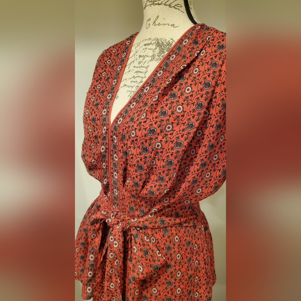 Max Studio Women V Neck Ruffle Cap Sleeves, Floral Blouse Size L. - Picture 3 of 8